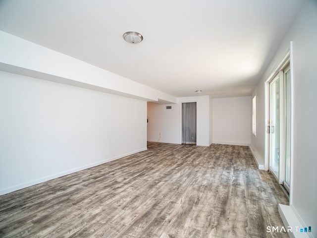 81 Old Stratfield Road, Fairfield, CT 06825