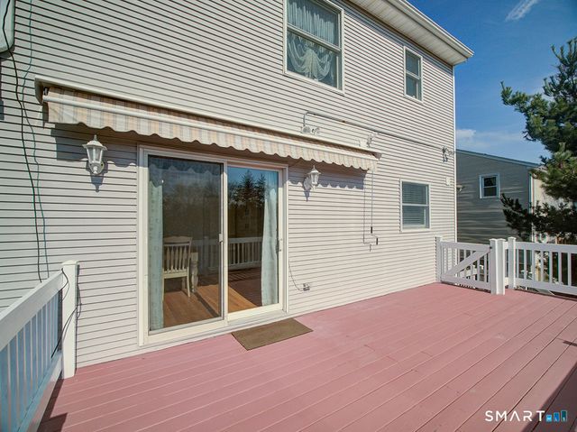 81 Old Stratfield Road, Fairfield, CT 06825