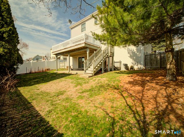 81 Old Stratfield Road, Fairfield, CT 06825