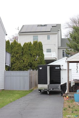 81 Old Stratfield Road, Fairfield, CT 06825