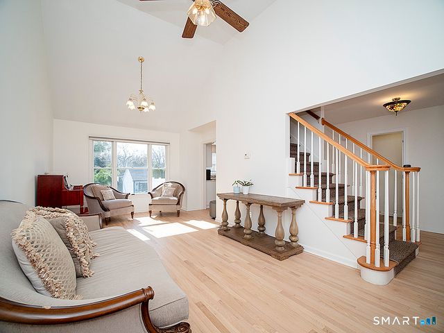 81 Old Stratfield Road, Fairfield, CT 06825