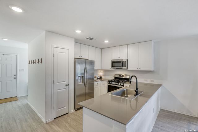 6020 Forenoon, Bulverde, TX 78163