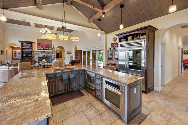 7762 Old Stage Road, Central Point, OR 97502