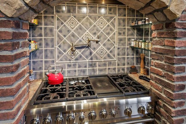 7762 Old Stage Road, Central Point, OR 97502