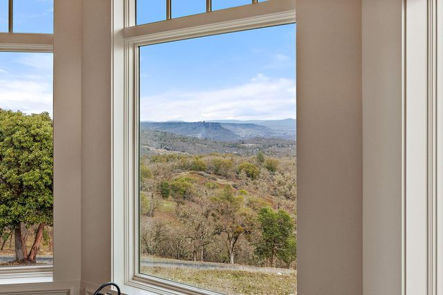 7762 Old Stage Road, Central Point, OR 97502