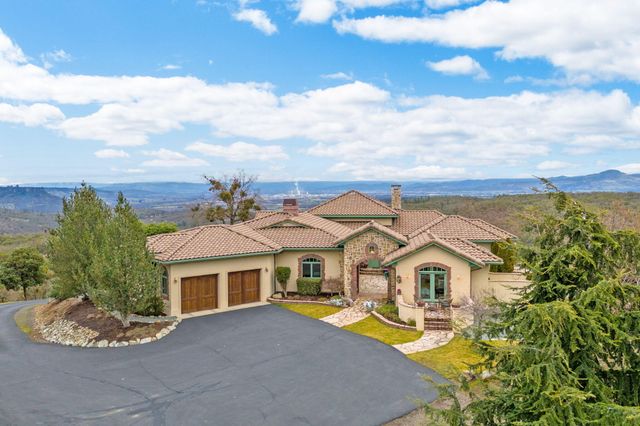 7762 Old Stage Road, Central Point, OR 97502