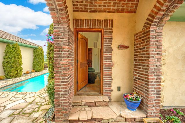 7762 Old Stage Road, Central Point, OR 97502