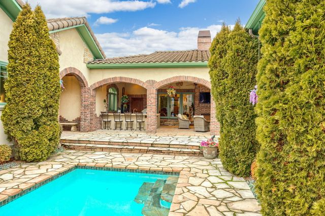 7762 Old Stage Road, Central Point, OR 97502