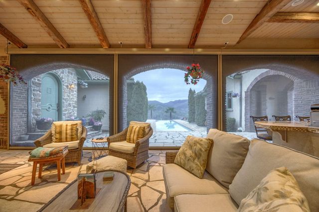 7762 Old Stage Road, Central Point, OR 97502