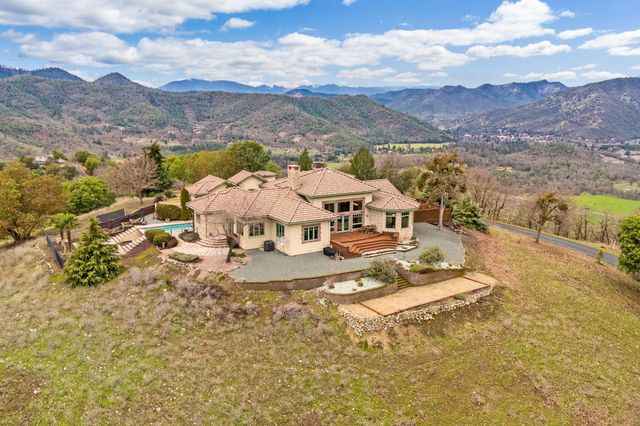 7762 Old Stage Road, Central Point, OR 97502