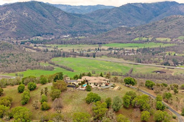 7762 Old Stage Road, Central Point, OR 97502