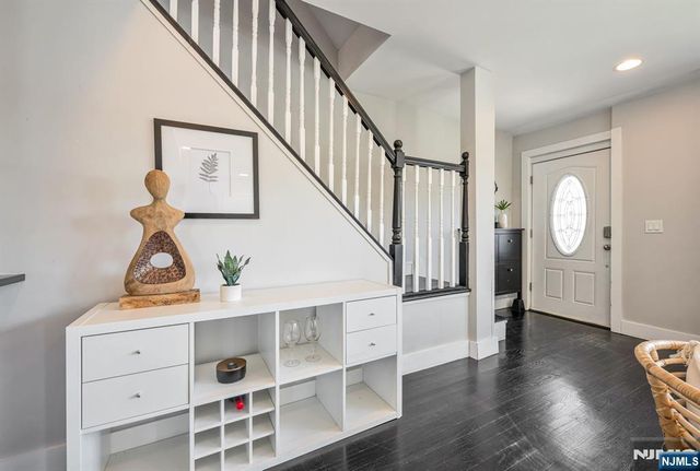 1154 Stasia Street, Teaneck, NJ 07666