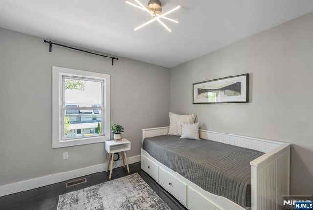 1154 Stasia Street, Teaneck, NJ 07666