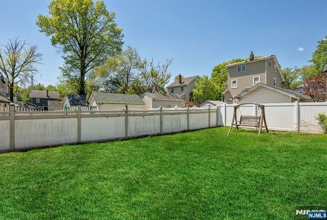 1154 Stasia Street, Teaneck, NJ 07666