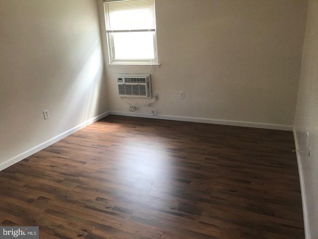 528 FOSTER ST, Philadelphia, PA 19116