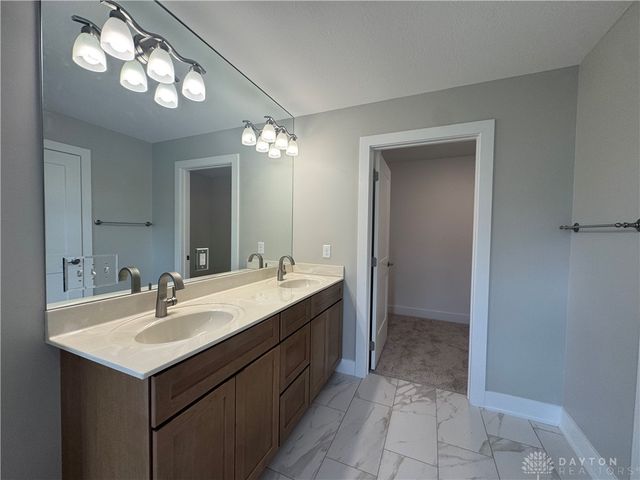 2905 Acorn Drive, Dayton, OH 45419