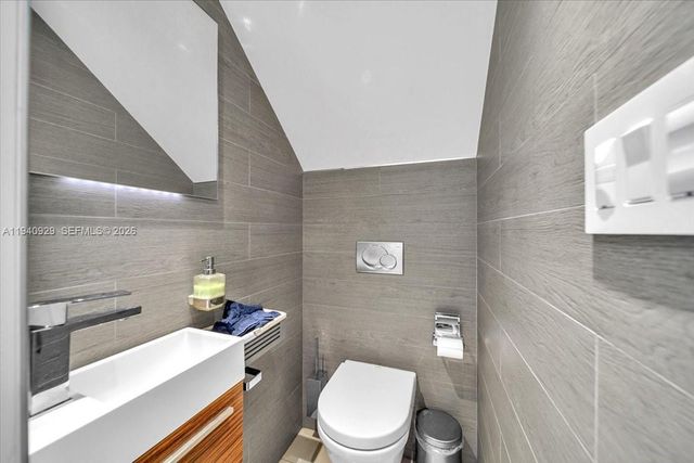 208 Jefferson Ave 113, Miami Beach, FL 33139