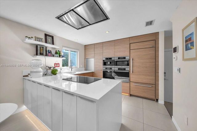 208 Jefferson Ave 113, Miami Beach, FL 33139