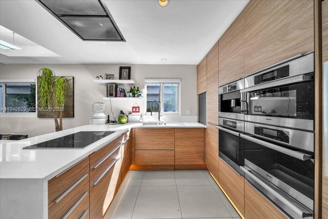 208 Jefferson Ave 113, Miami Beach, FL 33139