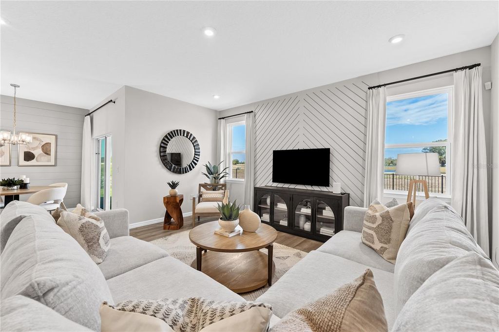 Image 20 of property listing at 10169 HUNTINGNET WAY, Leesburg, FL 34748