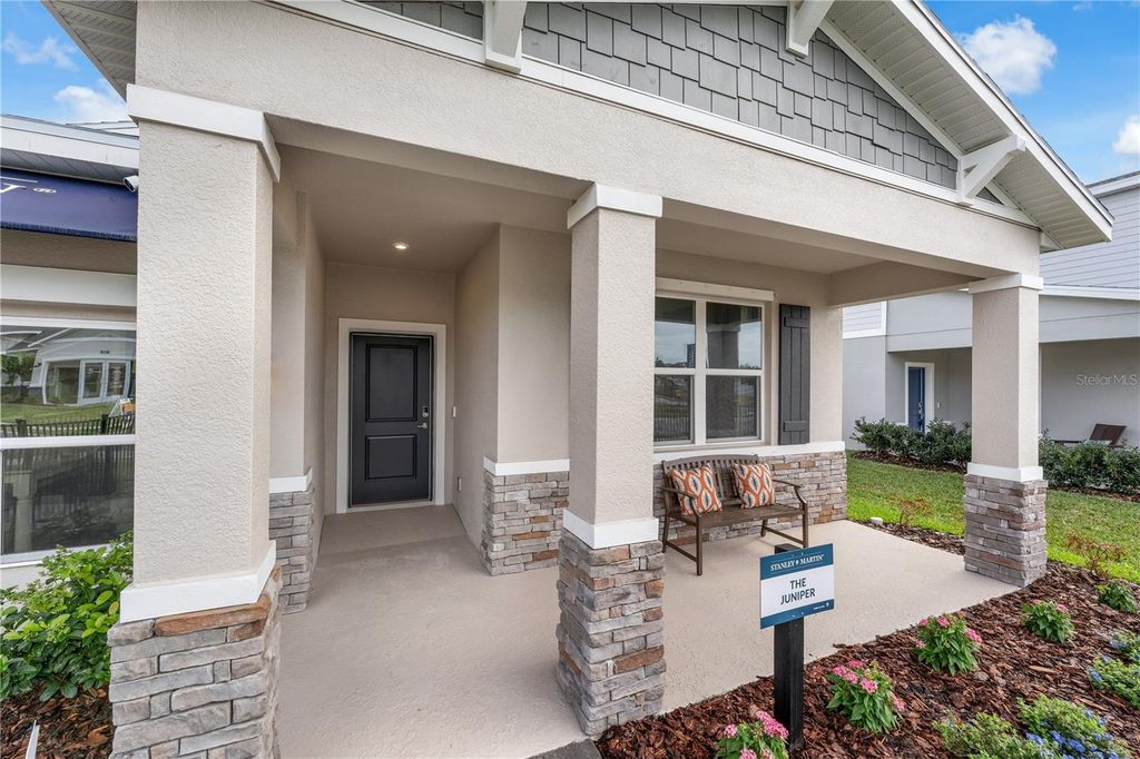 Image 3 of property listing at 10169 HUNTINGNET WAY, Leesburg, FL 34748