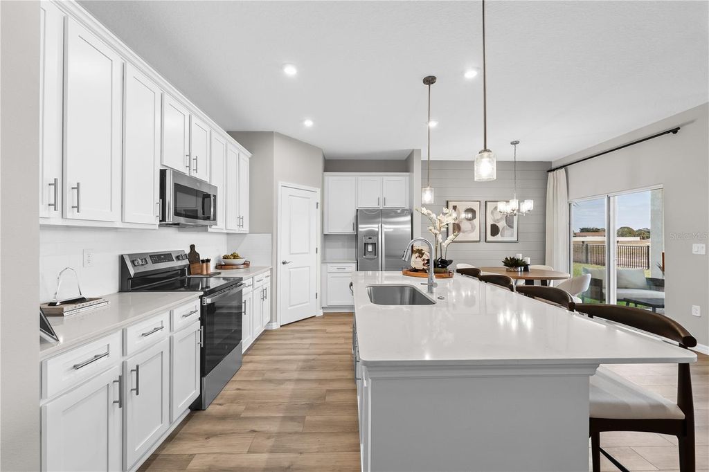 Image 28 of property listing at 10169 HUNTINGNET WAY, Leesburg, FL 34748