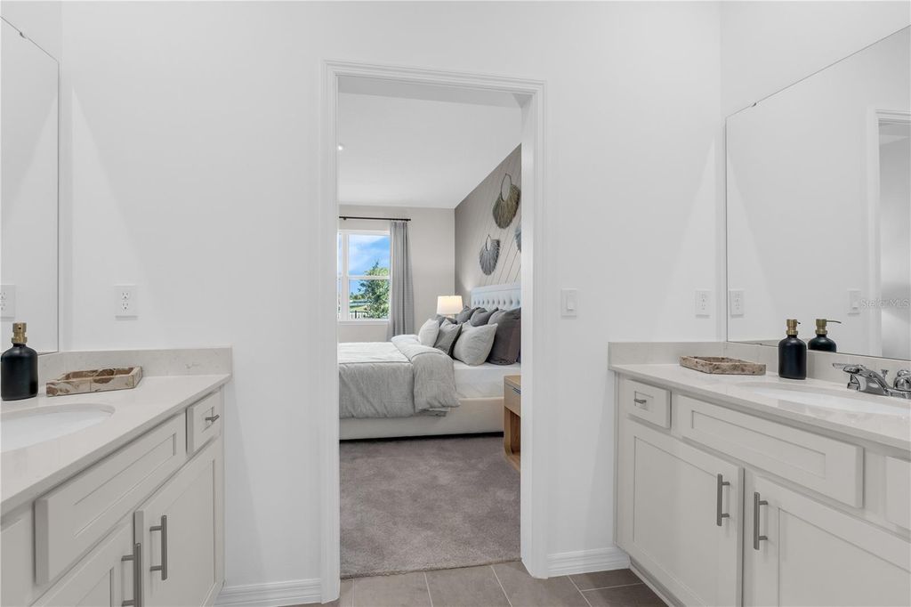 Image 34 of property listing at 10169 HUNTINGNET WAY, Leesburg, FL 34748