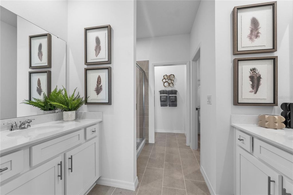 Image 35 of property listing at 10169 HUNTINGNET WAY, Leesburg, FL 34748