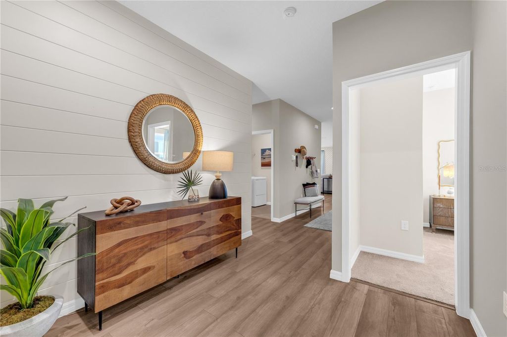 Image 7 of property listing at 10169 HUNTINGNET WAY, Leesburg, FL 34748