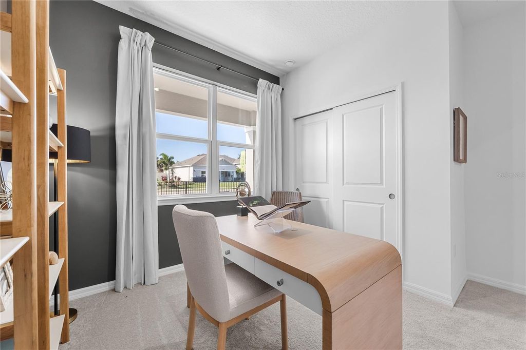 Image 9 of property listing at 10169 HUNTINGNET WAY, Leesburg, FL 34748