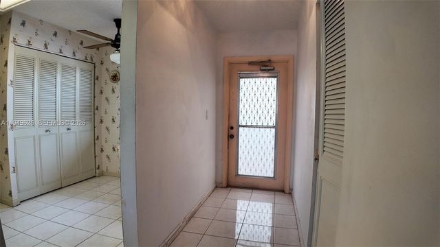 7220 Lake Cir Dr 203, Margate, FL 33063