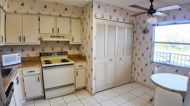 7220 Lake Cir Dr 203, Margate, FL 33063