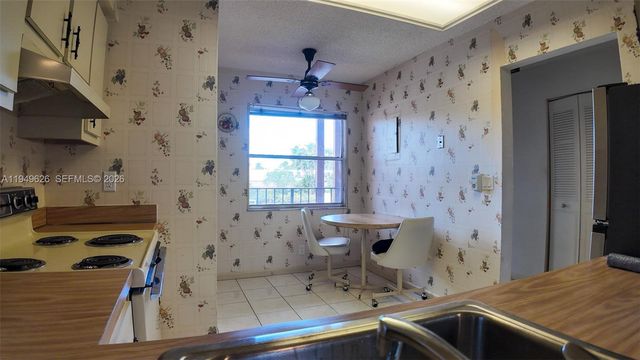 7220 Lake Cir Dr 203, Margate, FL 33063