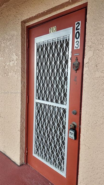 7220 Lake Cir Dr 203, Margate, FL 33063