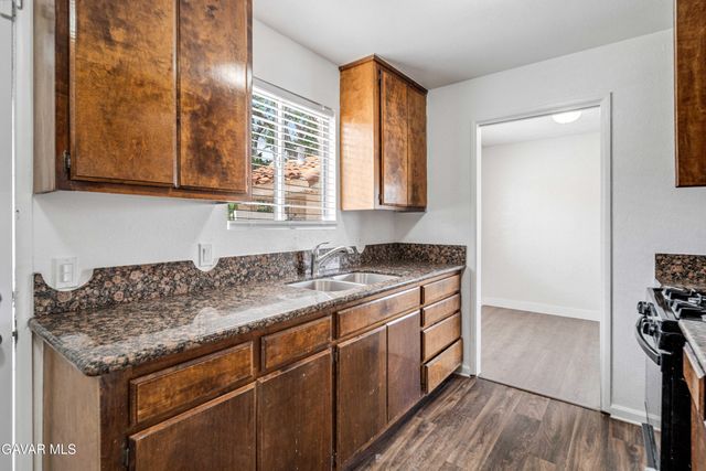 802 E Avenue Q4, Palmdale, CA 93550