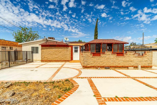 802 E Avenue Q4, Palmdale, CA 93550
