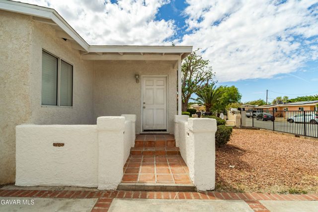 802 E Avenue Q4, Palmdale, CA 93550