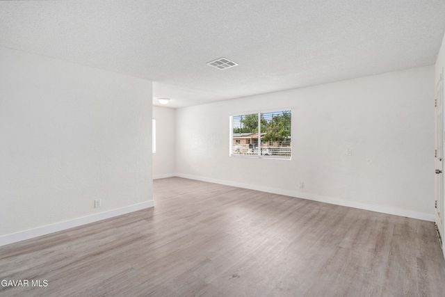 802 E Avenue Q4, Palmdale, CA 93550