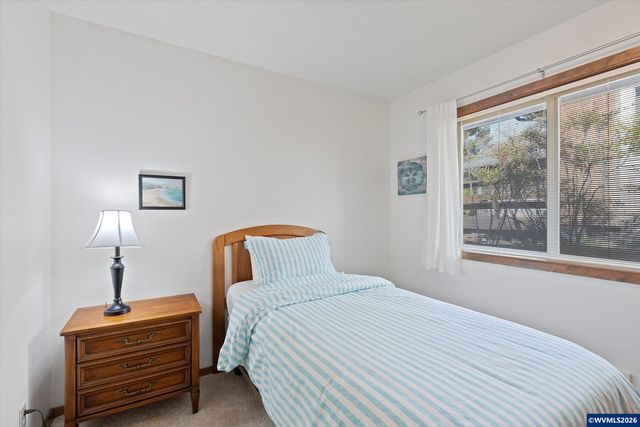 1420 SW Fairway Dr, Waldport, OR 97394