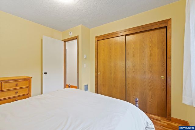 1420 SW Fairway Dr, Waldport, OR 97394