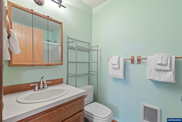 1420 SW Fairway Dr, Waldport, OR 97394