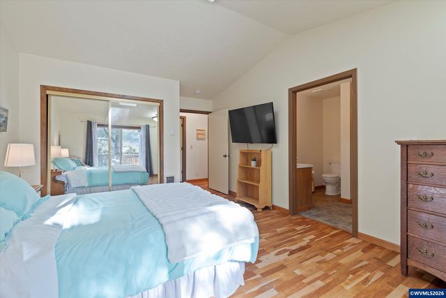 1420 SW Fairway Dr, Waldport, OR 97394