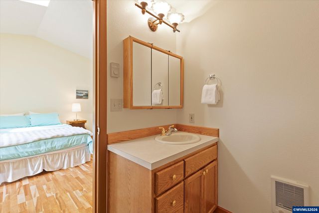 1420 SW Fairway Dr, Waldport, OR 97394