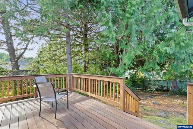 1420 SW Fairway Dr, Waldport, OR 97394