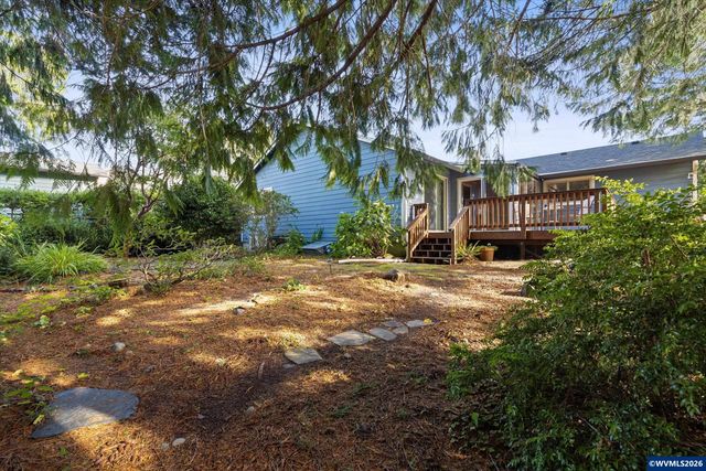 1420 SW Fairway Dr, Waldport, OR 97394