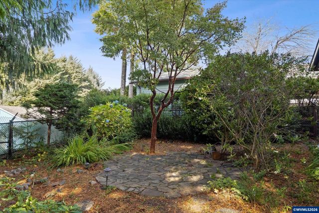 1420 SW Fairway Dr, Waldport, OR 97394