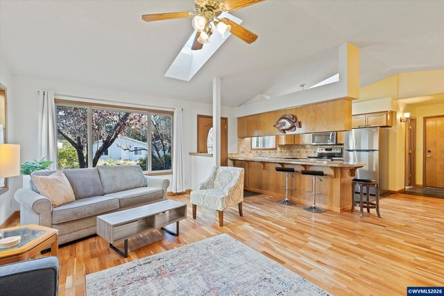 1420 SW Fairway Dr, Waldport, OR 97394