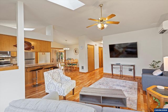 1420 SW Fairway Dr, Waldport, OR 97394