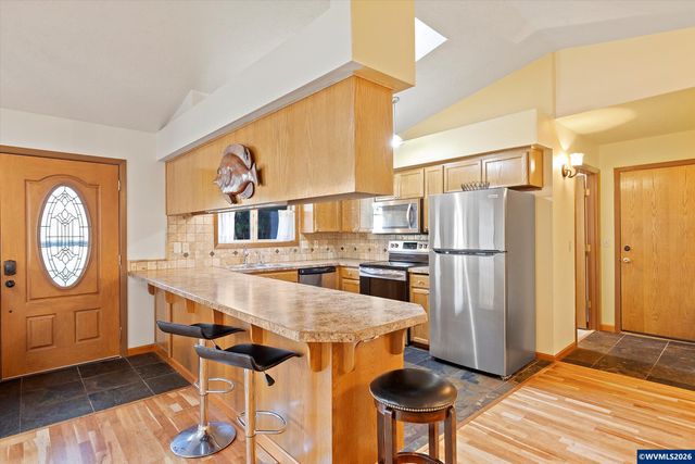 1420 SW Fairway Dr, Waldport, OR 97394