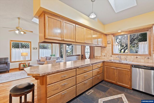 1420 SW Fairway Dr, Waldport, OR 97394